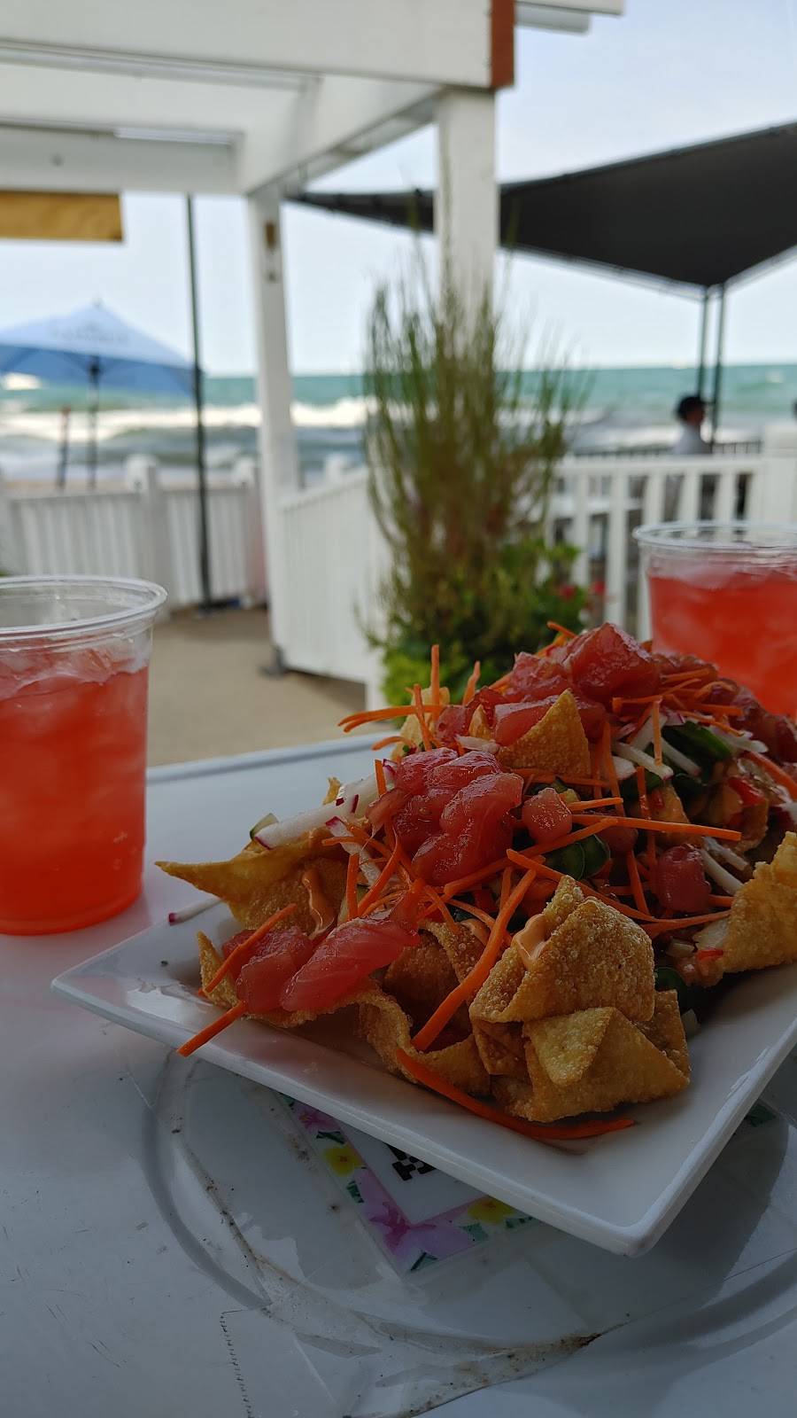 Whispers at Oak Street Beach | restaurant | 1001 N Lake Shore Dr, Chicago, IL 60611, USA | 3125220358 OR +1 312-522-0358