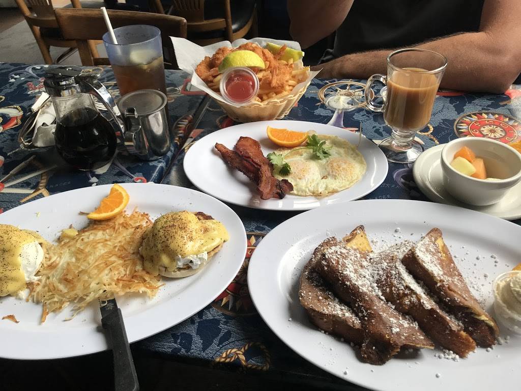 Lighthouse Harbor Grille | restaurant | 7902 CA-1, Moss Landing, CA 95039, USA | 8316333858 OR +1 831-633-3858