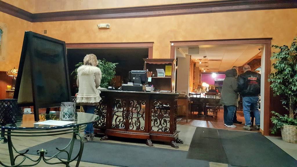 Golden Feather BBQ | restaurant | 29633 Ford Rd, Garden City, MI 48135, USA | 7344212114 OR +1 734-421-2114