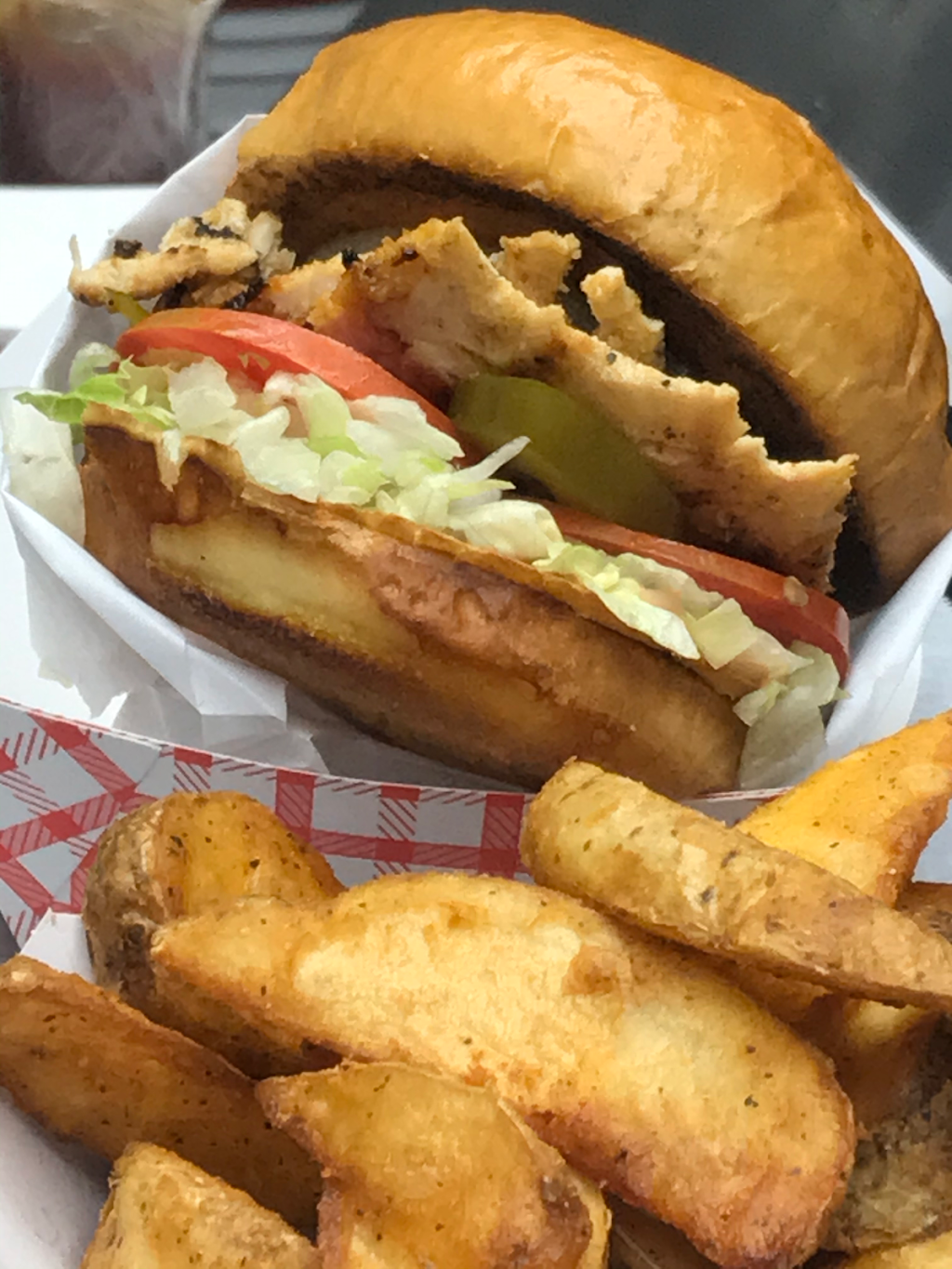 YoYo Burgers and Chicken | restaurant | 510 N Brookhurst St #103, Anaheim, CA 92801, USA | 8333289696 OR +1 833-328-9696