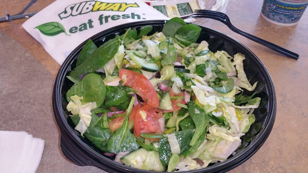 Subway | restaurant | 1863 E Sangamon Ave, Springfield, IL 62702, USA | 2177896328 OR +1 217-789-6328