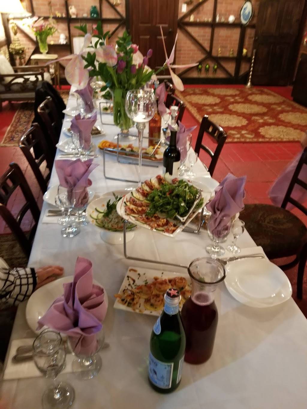 Svetas House | restaurant | 9260 Queens Blvd, Rego Park, NY 11374, USA | 7188991405 OR +1 718-899-1405