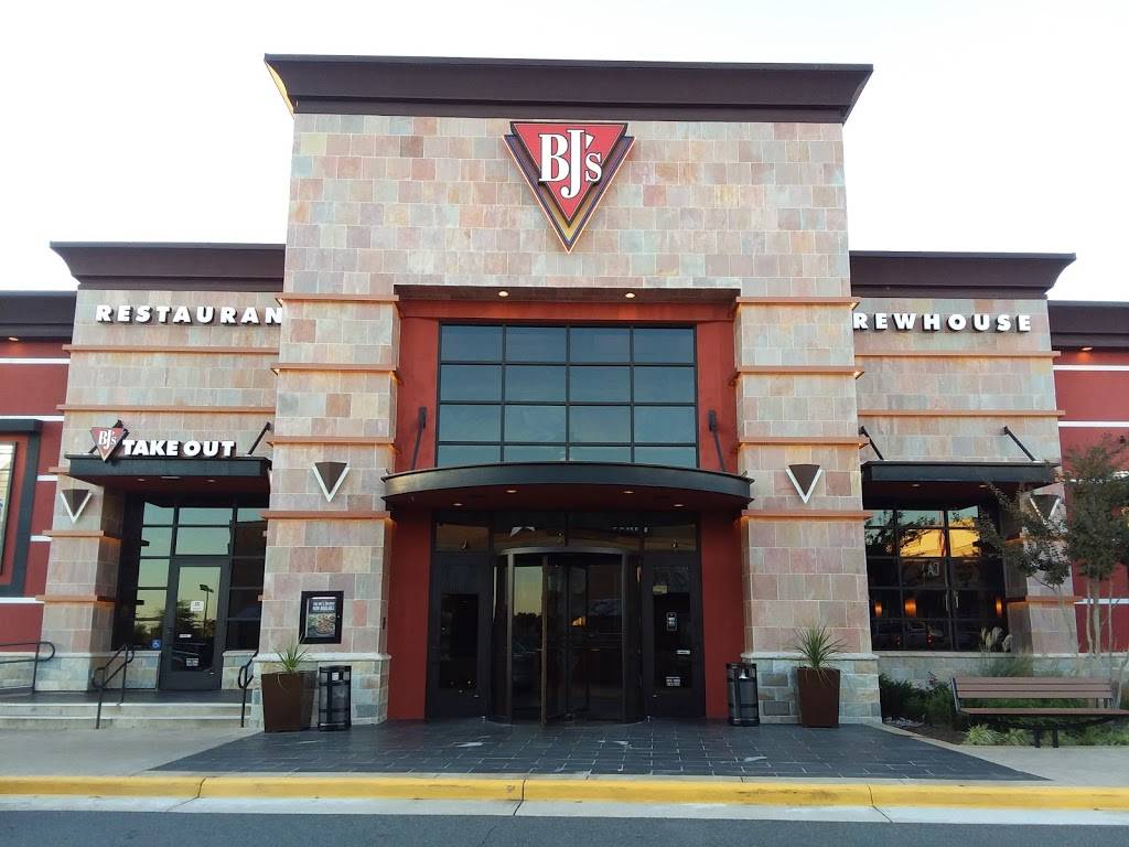 BJs Restaurant & Brewhouse | restaurant | 13930 Promenade Commons St, Gainesville, VA 20155, USA | 5712226950 OR +1 571-222-6950