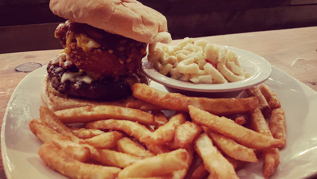 Rustic Barn Pub | restaurant | 150 Speigletown Rd, Troy, NY 12182, USA | 5182355858 OR +1 518-235-5858