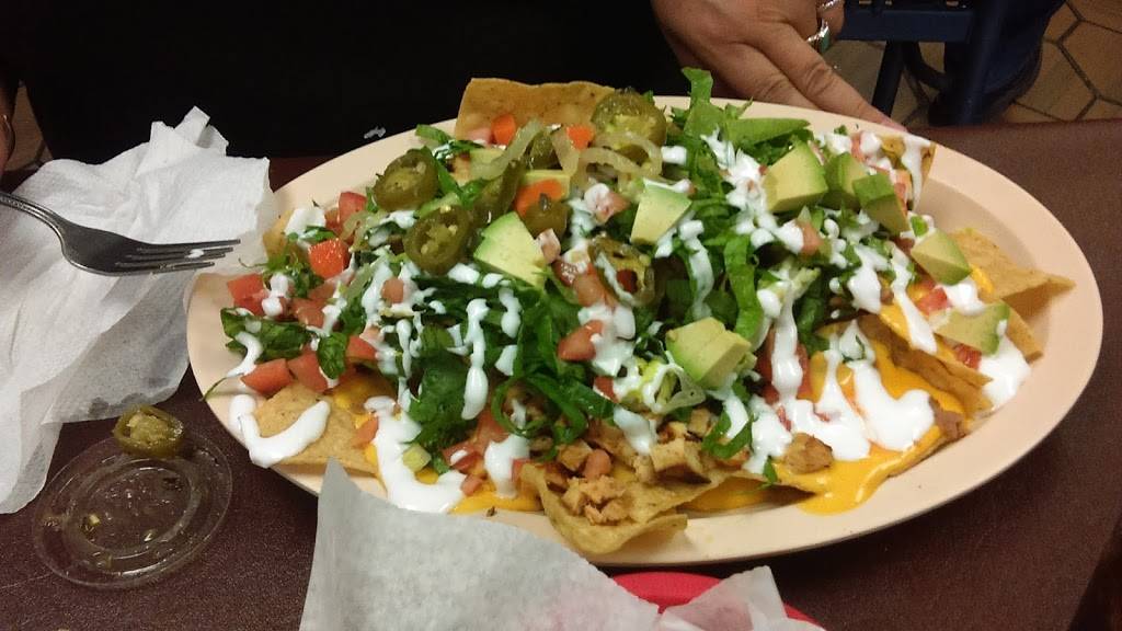 Chicago Sports Bar & Grill | restaurant | 4335 W 47th St, Chicago, IL 60632, USA | 7732541577 OR +1 773-254-1577