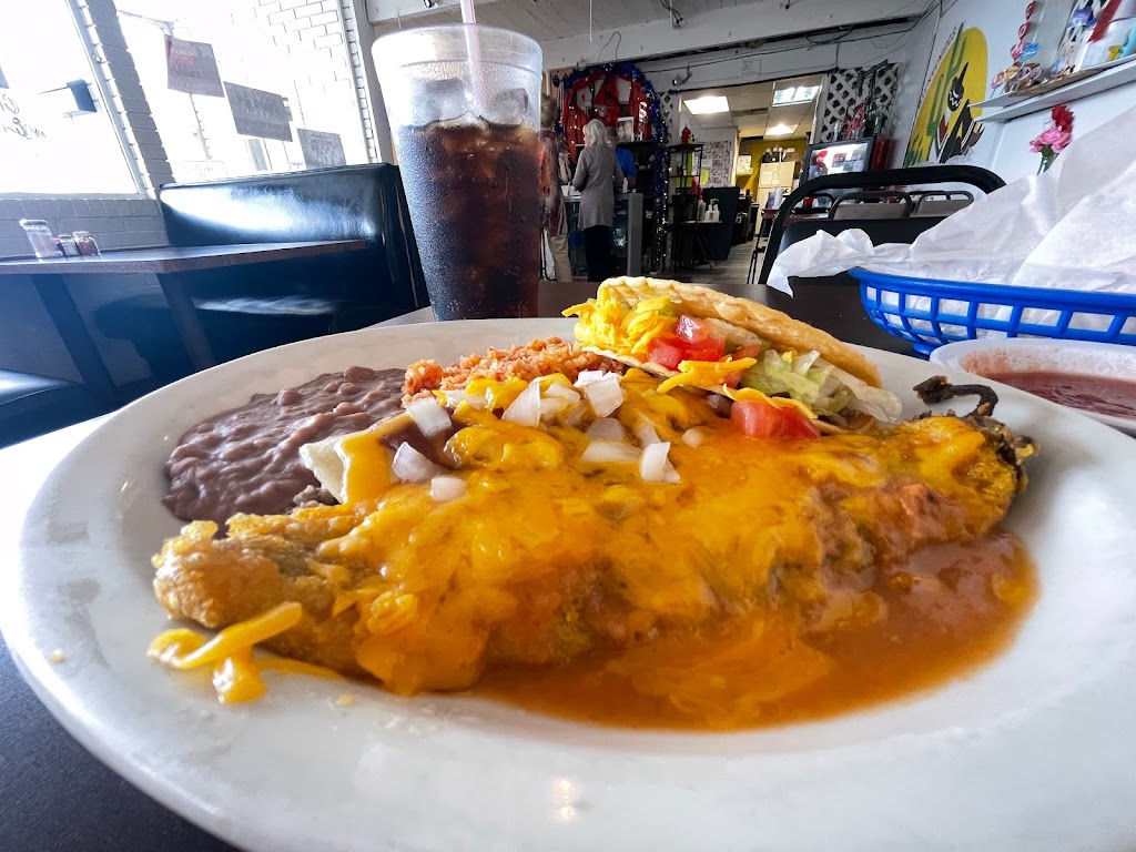 El Palacio | restaurant | 102 E Cardwell St, Brownfield, TX 79316, USA | 8066370276 OR +1 806-637-0276