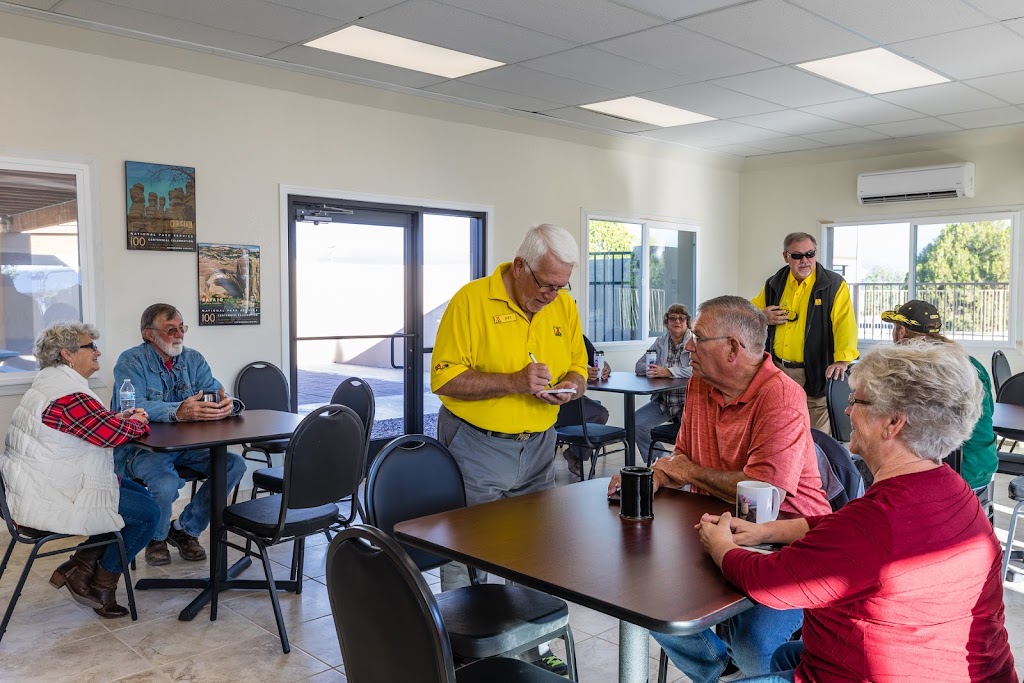 Roadrunner Kafé (Café) | restaurant | 700 Virginia Ave, Willcox, AZ 85643, USA | 5202536997 OR +1 520-253-6997