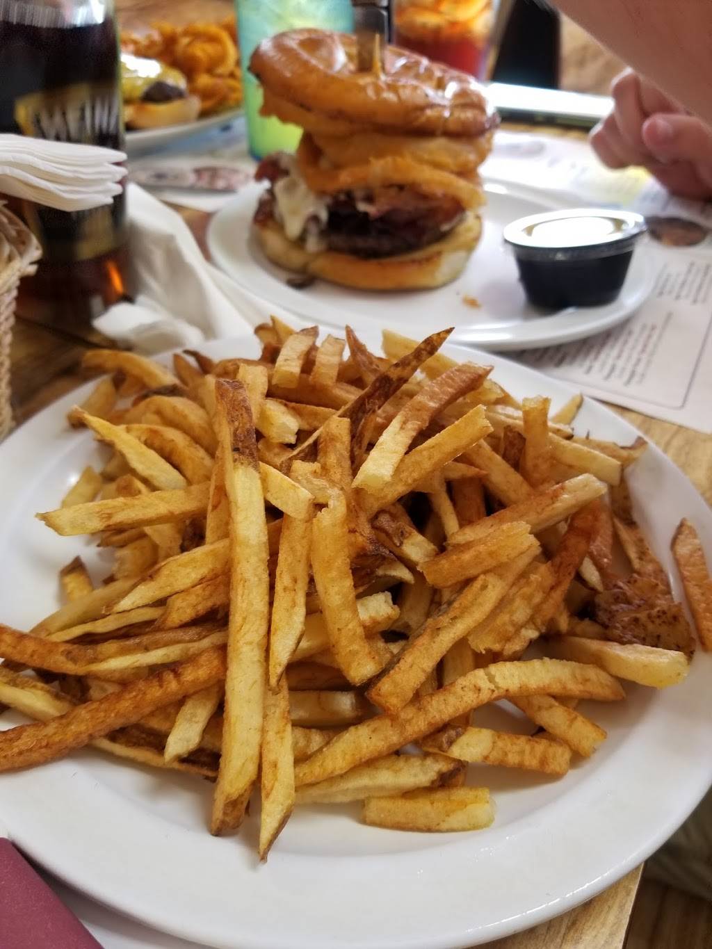 Ferraros Family Restaurant | restaurant | 3822 Navarre Rd SW, Canton, OH 44706, USA | 3304788010 OR +1 330-478-8010