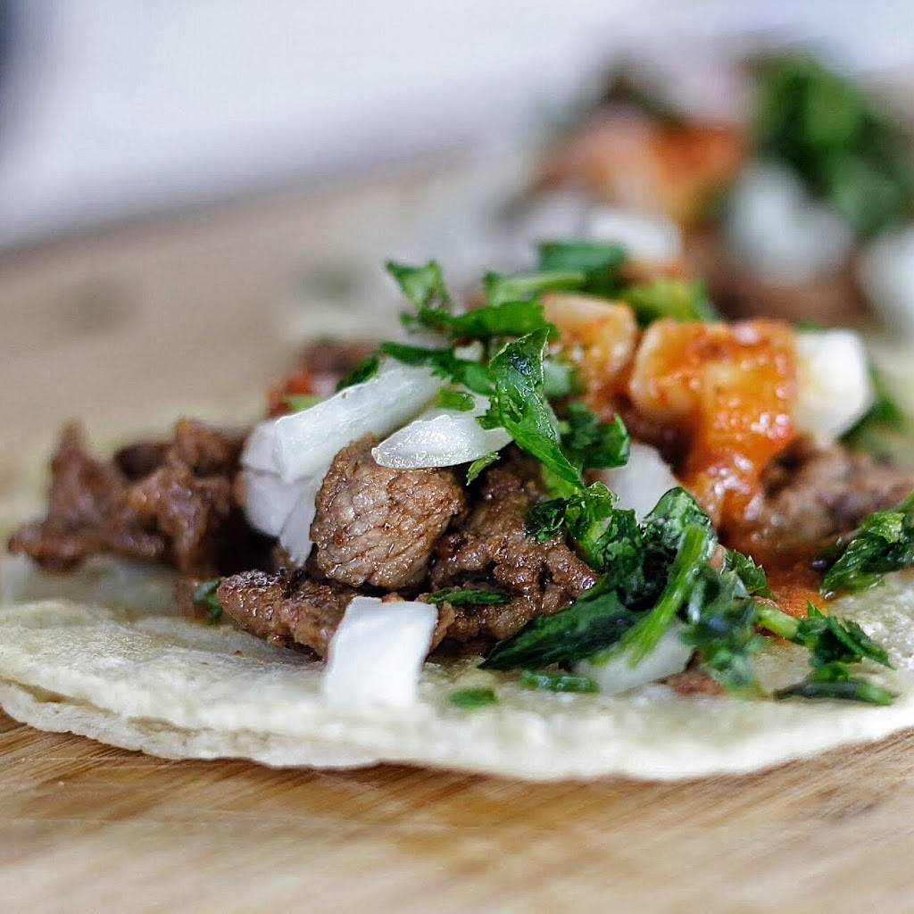 The Great White Hut | restaurant | 121 W California Ave, Glendale, CA 91203, USA | 8182435619 OR +1 818-243-5619