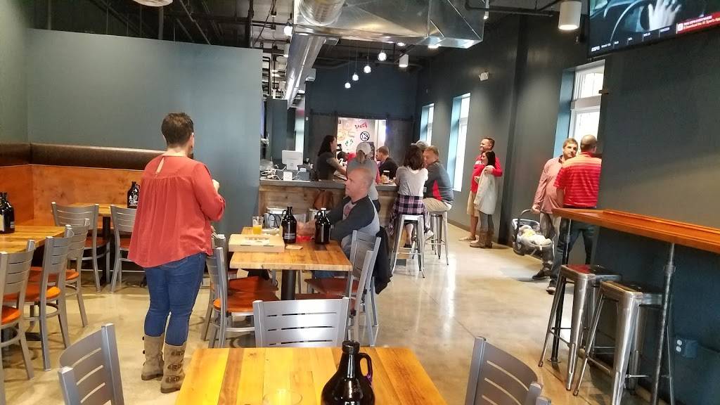 Porch Growler | restaurant | 890 High Street Suite C Suite C, Worthington, OH 43085, USA | 6145957522 OR +1 614-595-7522