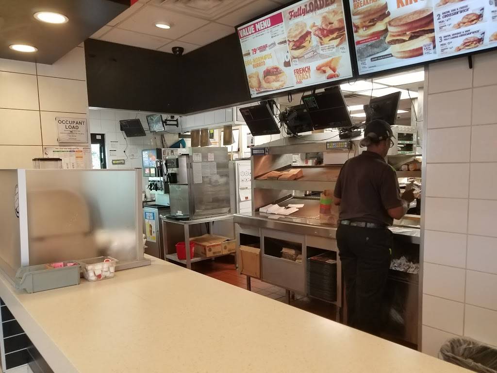 Burger King | restaurant | 101 Lakewood Dr, Batesville, MS 38606, USA | 6625614638 OR +1 662-561-4638