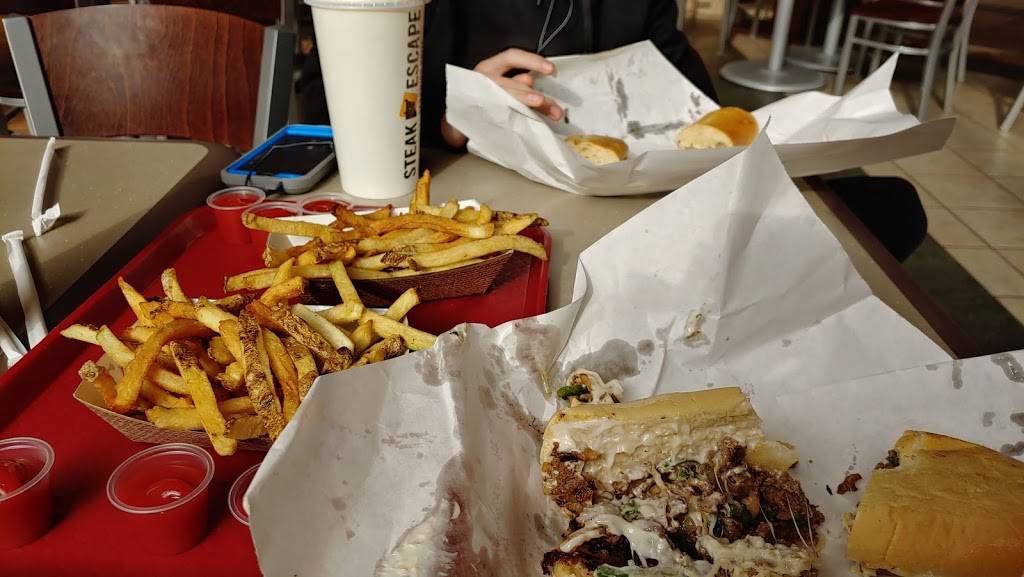 Steak Escape | restaurant | 213 E Towne Mall, Madison, WI 53704, USA | 6084454085 OR +1 608-445-4085