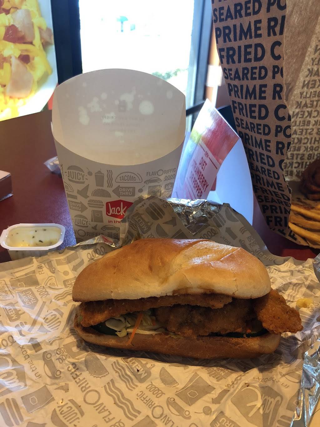 Jack in the Box | restaurant | 2465 Babcock Rd, San Antonio, TX 78229, USA | 2106157328 OR +1 210-615-7328
