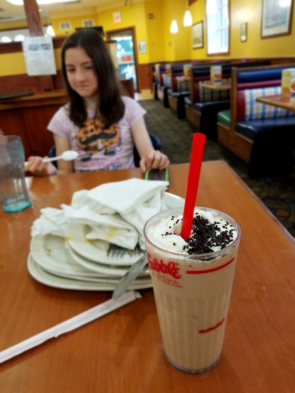 Friendlys | restaurant | 9165 Ridge Ave, Philadelphia, PA 19128, USA | 2154872233 OR +1 215-487-2233