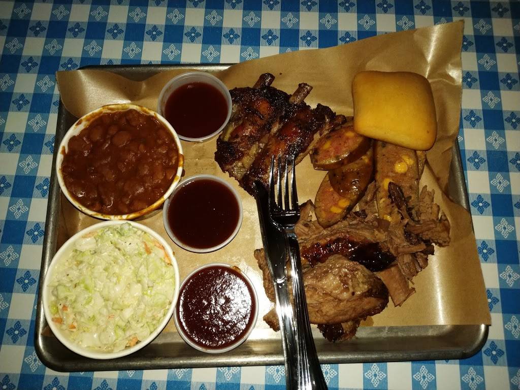 Dickeys Barbecue Pit | restaurant | 14260 H, Centreville Square, Centreville, VA 20121, USA | 5712814846 OR +1 571-281-4846