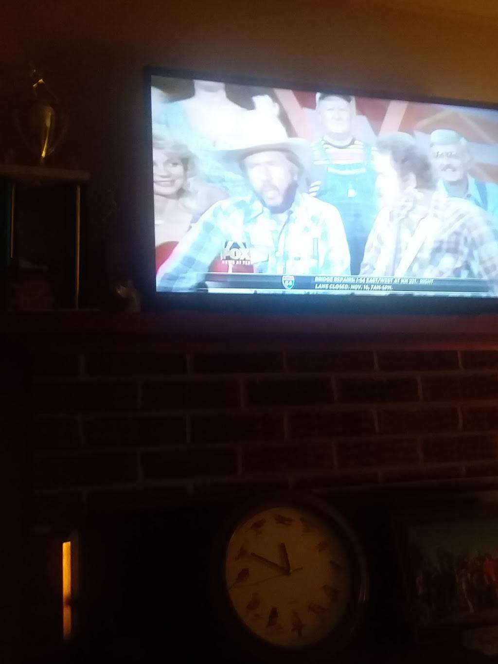 Luigis Place | restaurant | 1104 W Virginia Ave, Crewe, VA 23930, USA | 4346459555 OR +1 434-645-9555