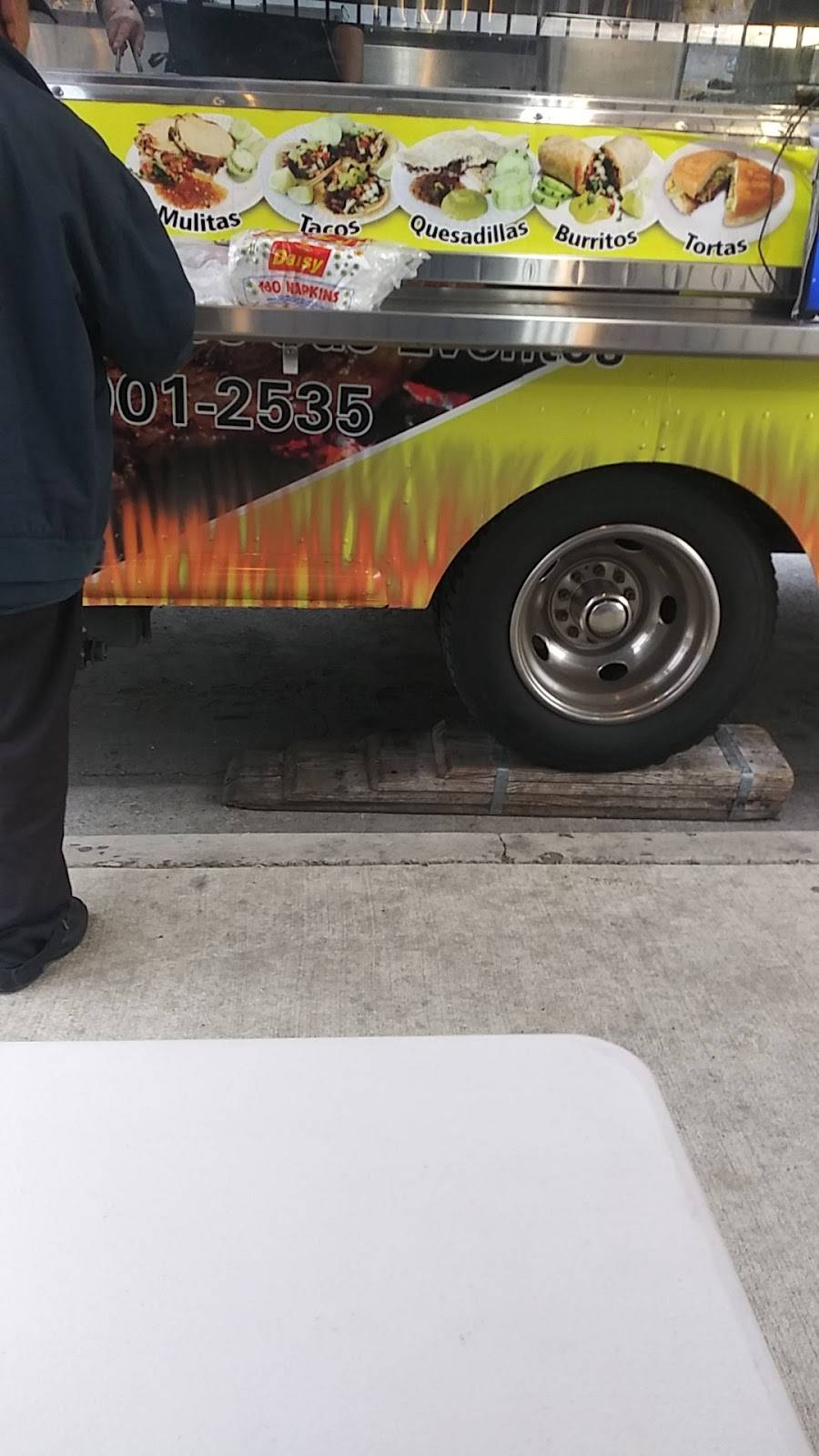 Los Famosos Tacos Al Carbon | restaurant | 627 N Humphreys Ave, East Los Angeles, CA 90022, USA | 3239012535 OR +1 323-901-2535