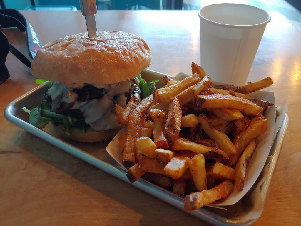 Happy Grillmore | restaurant | 509 13th Ave, Seattle, WA 98122, USA | 2066981584 OR +1 206-698-1584