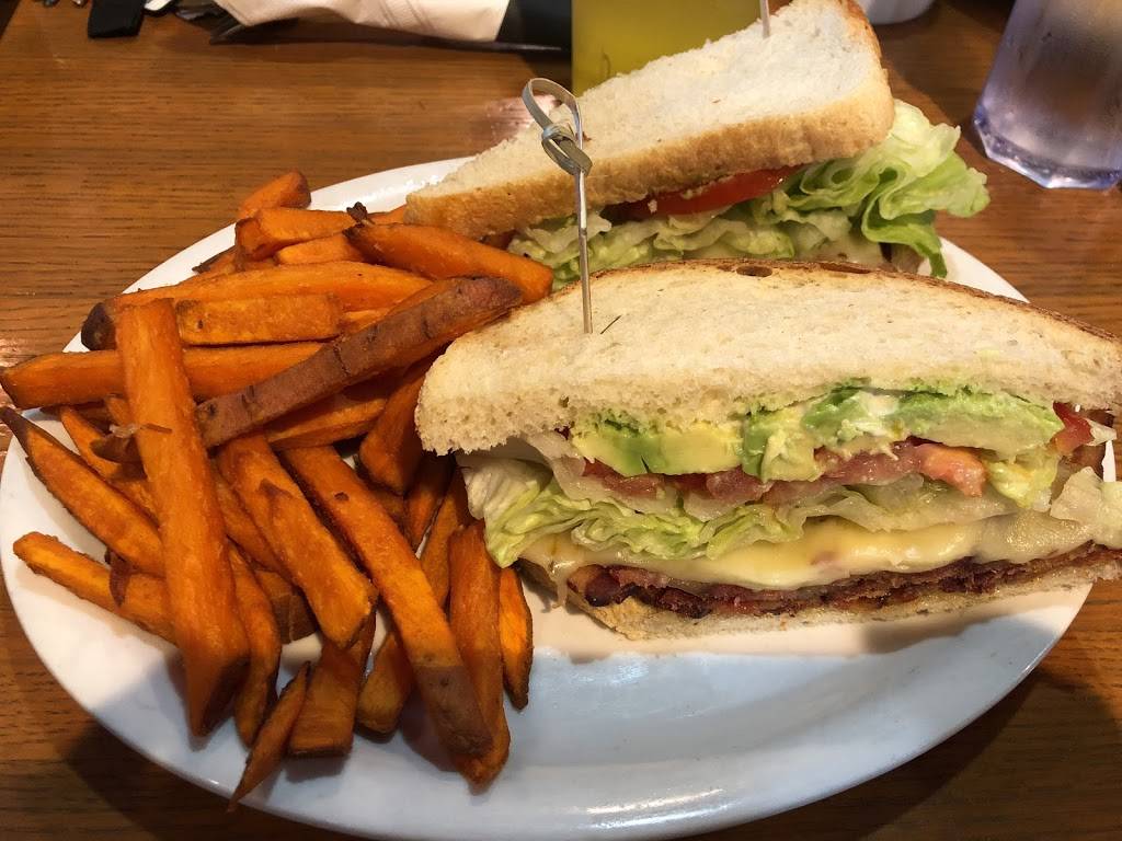 Red Hen Bar and Grill | restaurant | 4175 Solano Ave, Napa, CA 94558, USA | 7072558125 OR +1 707-255-8125