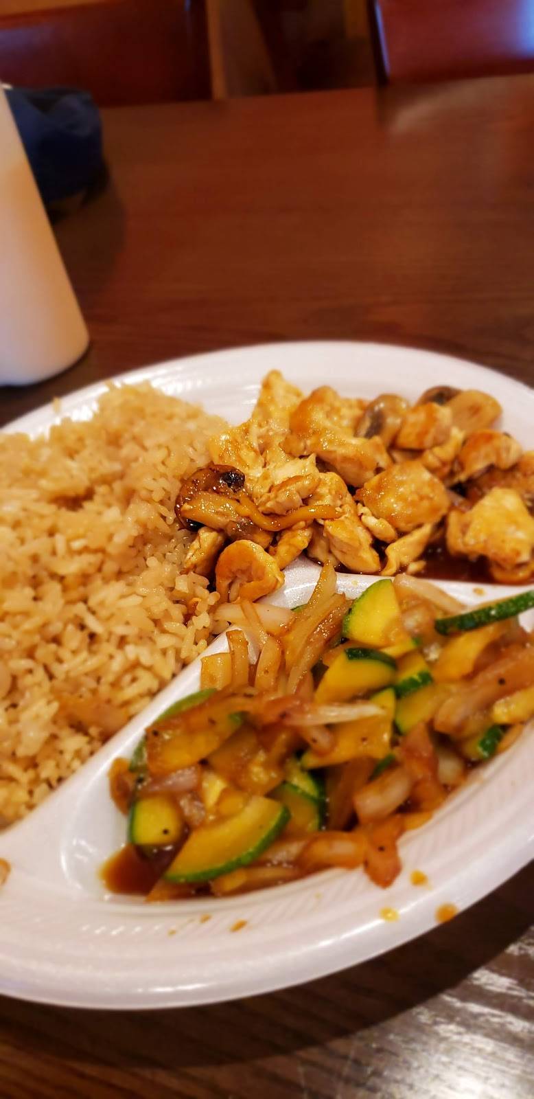 Tokyo Hibachi & Sushi | restaurant | 5990 University Blvd Ste 18, Moon, PA 15108, USA | 4122643338 OR +1 412-264-3338