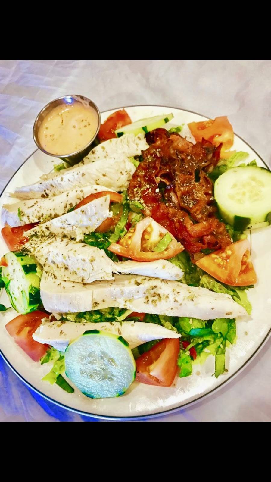 Golden globe diner | restaurant | 365 Main St, Huntington, NY 11743, USA | 6314211508 OR +1 631-421-1508