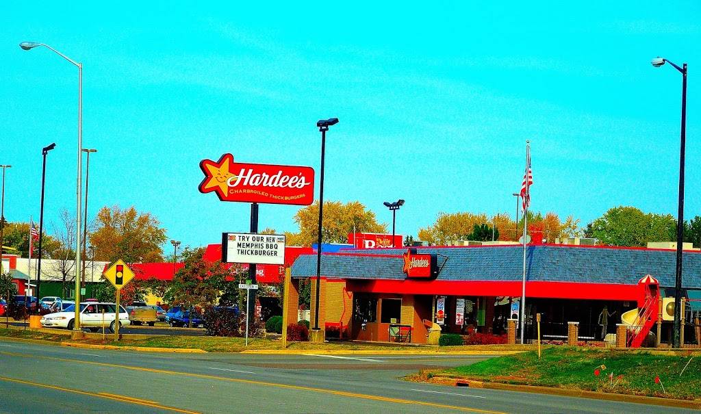 Hardees | restaurant | 230 S 8th St, Medford, WI 54451, USA | 7157485115 OR +1 715-748-5115