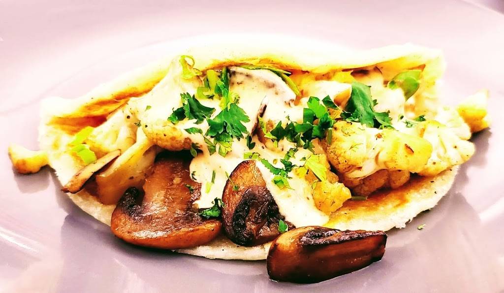 Chateau Luangrath | restaurant | 613 N 5th St, Wausau, WI 54403, USA | 7156791009 OR +1 715-679-1009