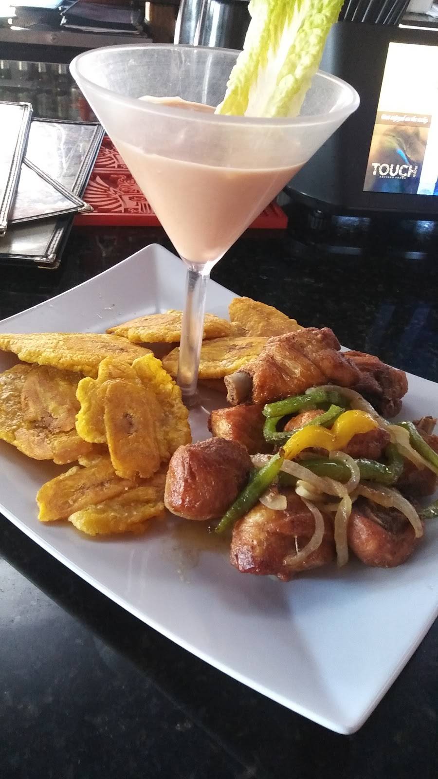 Hatfields Bar & Grill | restaurant | 30 Broadway, Kissimmee, FL 34741, USA | 4075305879 OR +1 407-530-5879