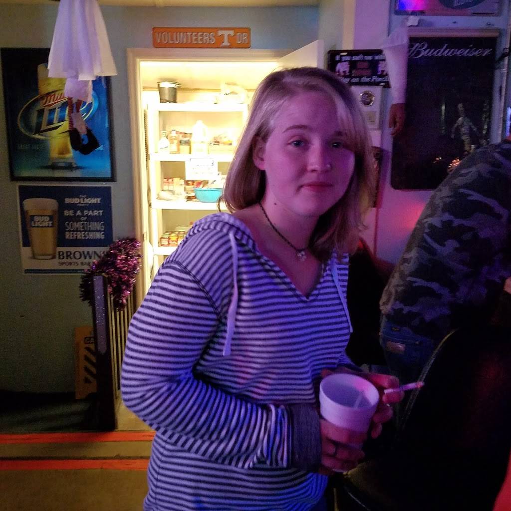 Browns Poolroom | restaurant | 203 Sycamore St N, Cowan, TN 37318, United States | 9313135974 OR +1 931-313-5974