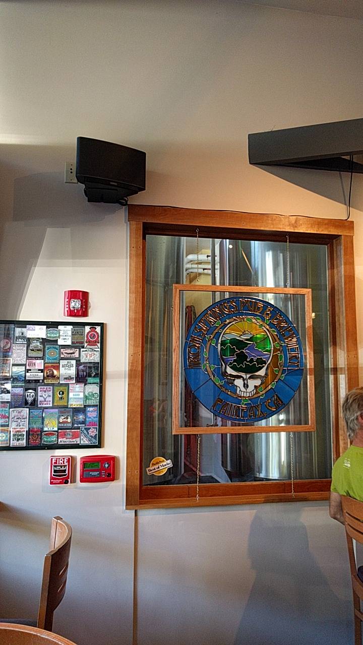 Iron Springs Pub & Brewery | restaurant | 765 Center Blvd, Fairfax, CA 94930, USA | 4154851005 OR +1 415-485-1005