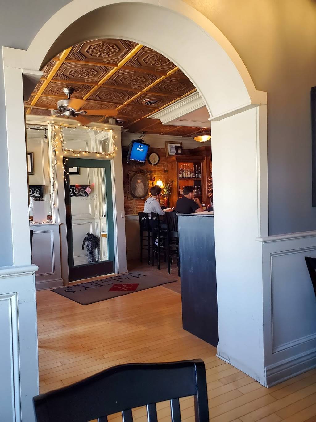 Halseys Restaurant | restaurant | 106 Seneca St, Geneva, NY 14456, USA | 3157894070 OR +1 315-789-4070