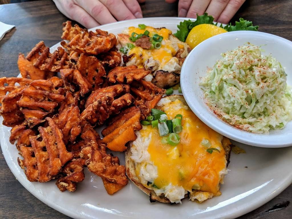 Traylors Restaurant | restaurant | 3256 E Hwy 101, Port Angeles, WA 98362, USA | 3604523833 OR +1 360-452-3833