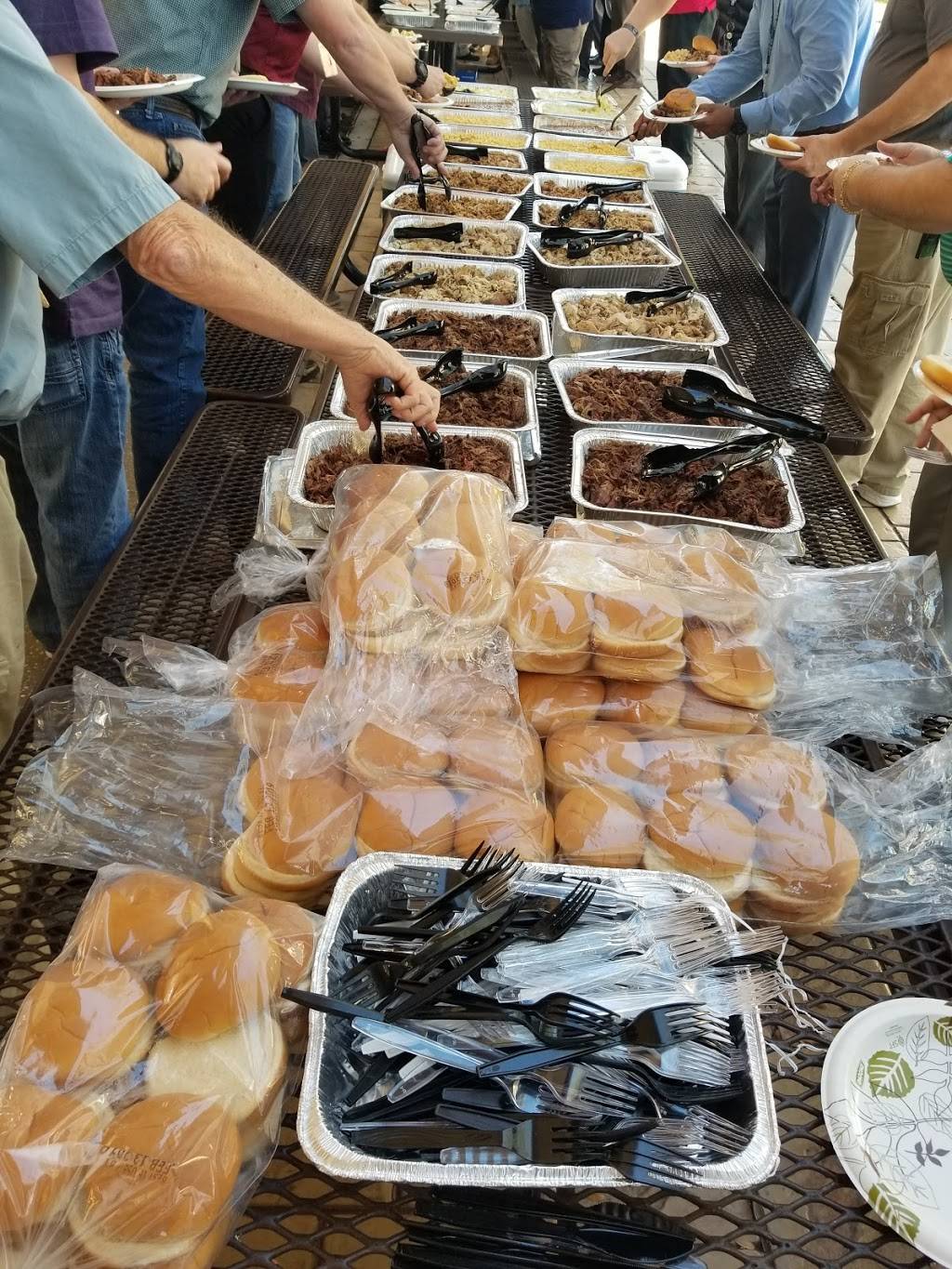 Sarges Smokehouse Bbq LLC | restaurant | 8505 E Adamo Dr, Tampa, FL 33619, USA | 8132856097 OR +1 813-285-6097