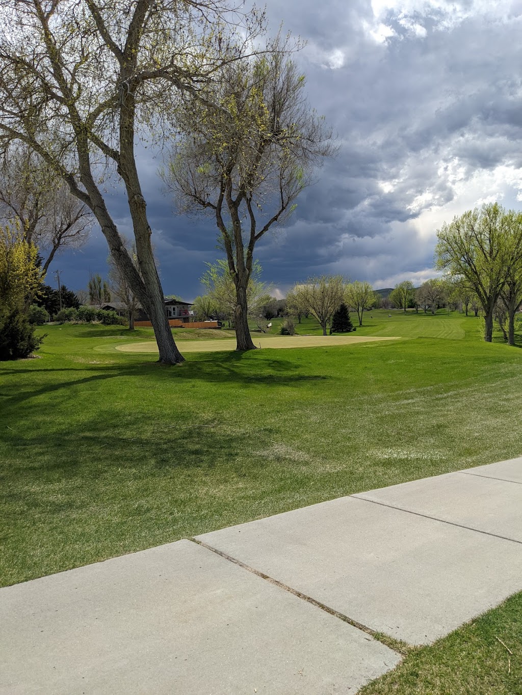 Paradise Valley Country Club | restaurant | 70 Magnolia, Casper, WY 82604, USA | 3072349146 OR +1 307-234-9146