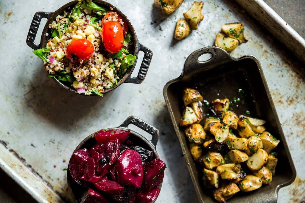 Roosters Wood-fired Kitchen - Uptown | restaurant | 150 N College St, Charlotte, NC 28202, USA | 7043707667 OR +1 704-370-7667