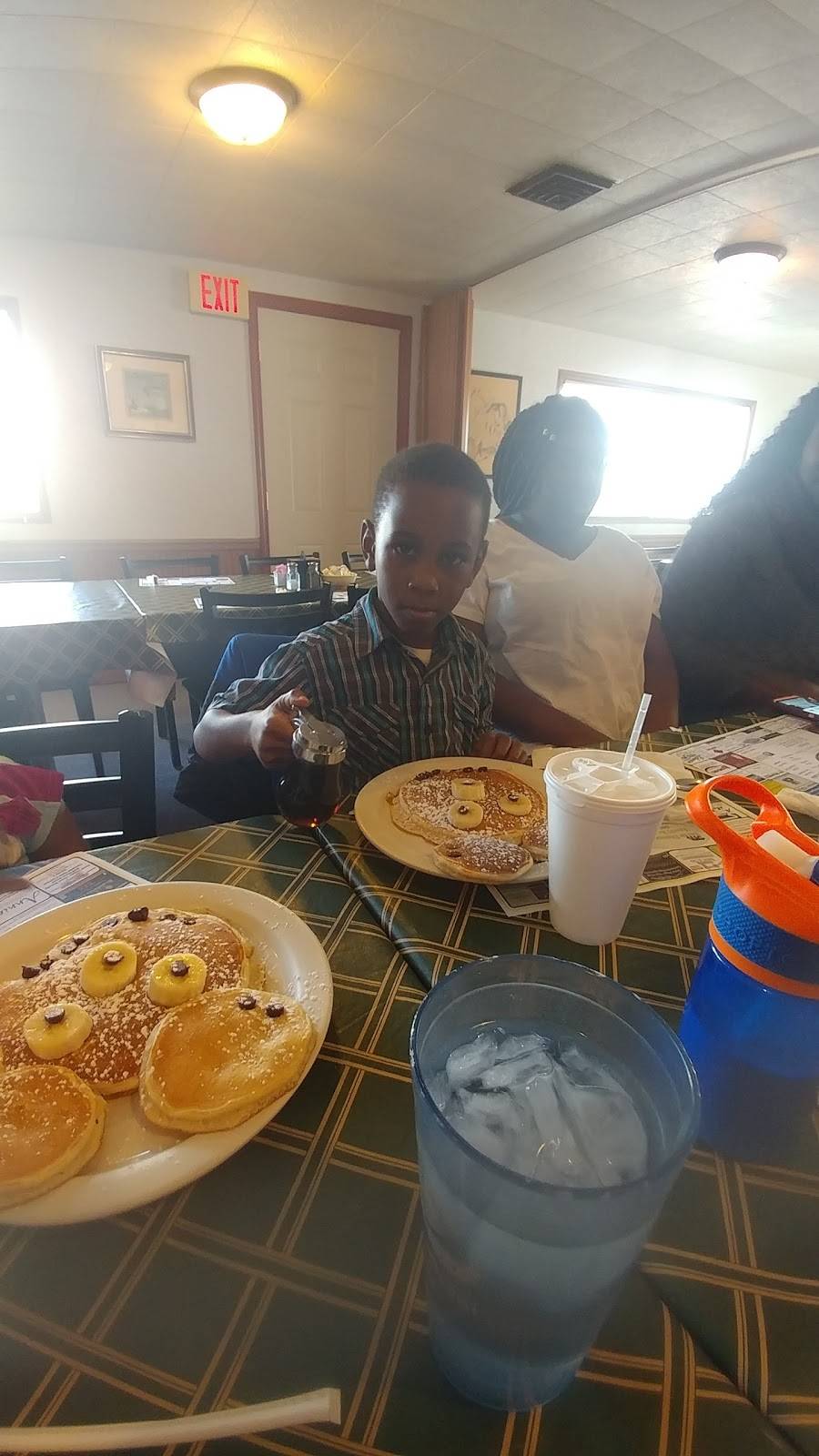 Berne Dining | restaurant | 418 Parkway St #498, Berne, IN 46711, USA | 2608494112 OR +1 260-849-4112