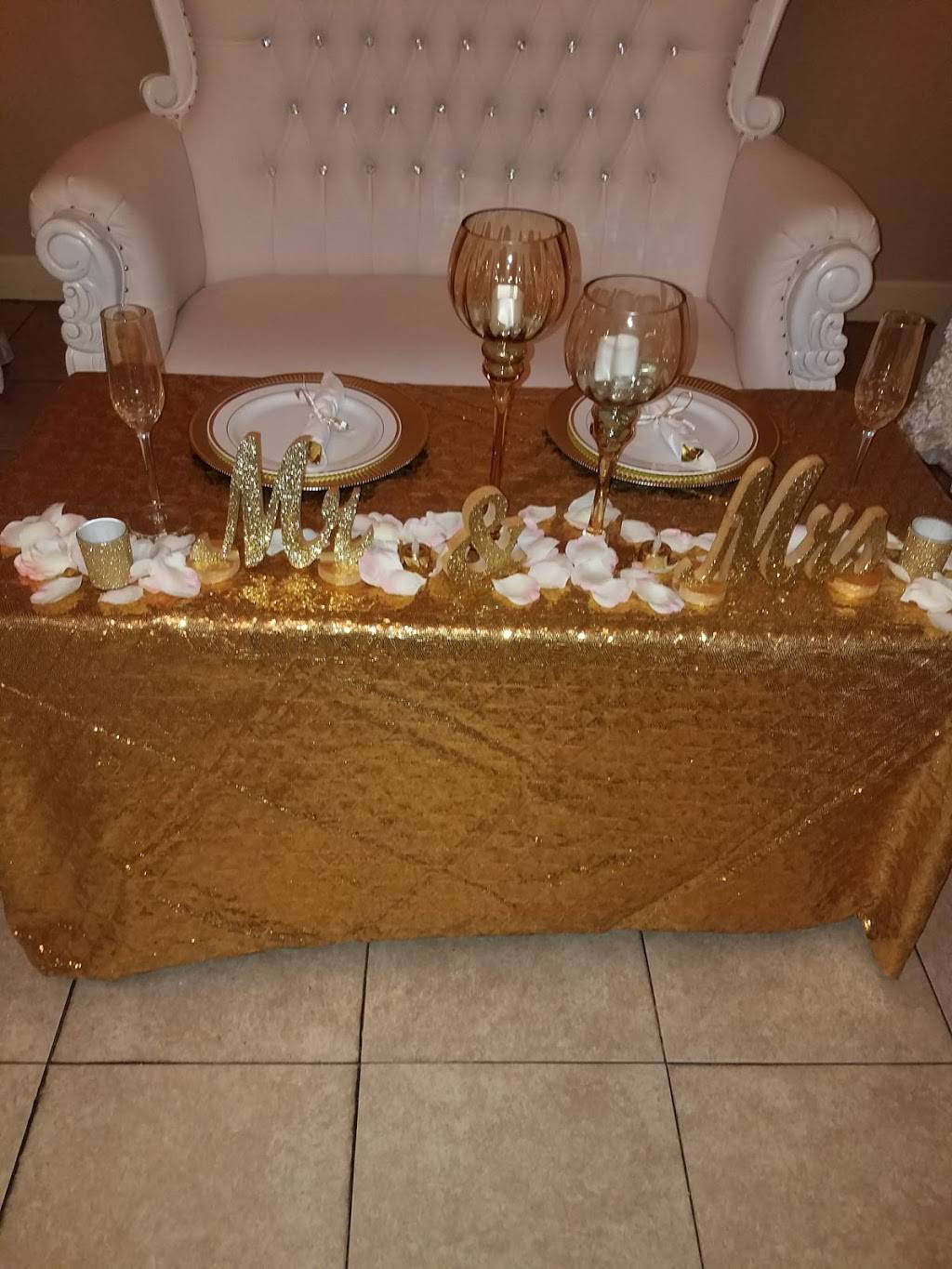 Popeyes Louisiana Kitchen | restaurant | 8700 Chef Menteur Hwy, New Orleans, LA 70127, USA | 5042418514 OR +1 504-241-8514