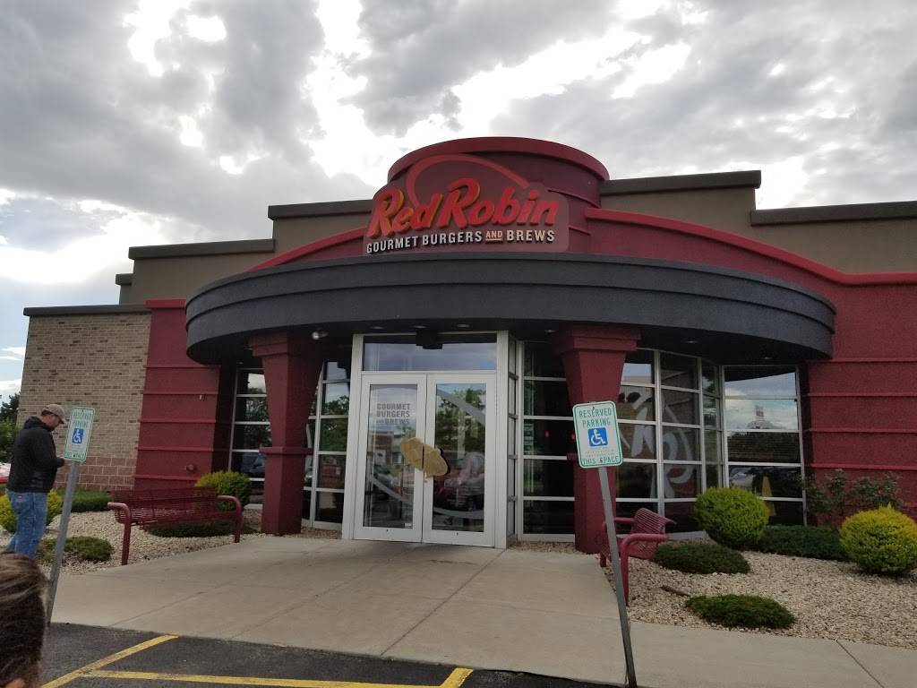 Red Robin Gourmet Burgers and Brews | restaurant | 2440 E Springs Dr, Madison, WI 53704, USA | 6083010435 OR +1 608-301-0435