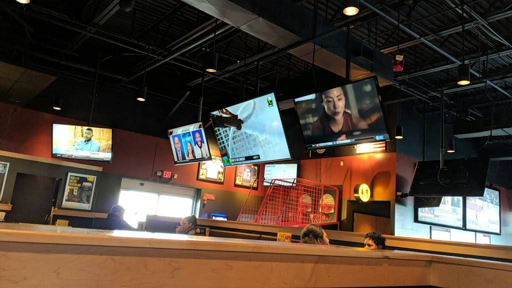 Buffalo Wild Wings | restaurant | 1638 Carl D. Silver Parkway, Fredericksburg, VA 22401, USA | 5405488048 OR +1 540-548-8048