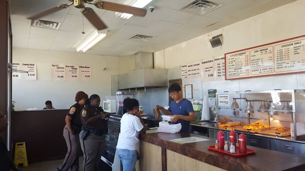 Krispies Fried Chicken | restaurant | 1625 Williamsburg Rd, Richmond, VA 23231, USA | 8042264831 OR +1 804-226-4831