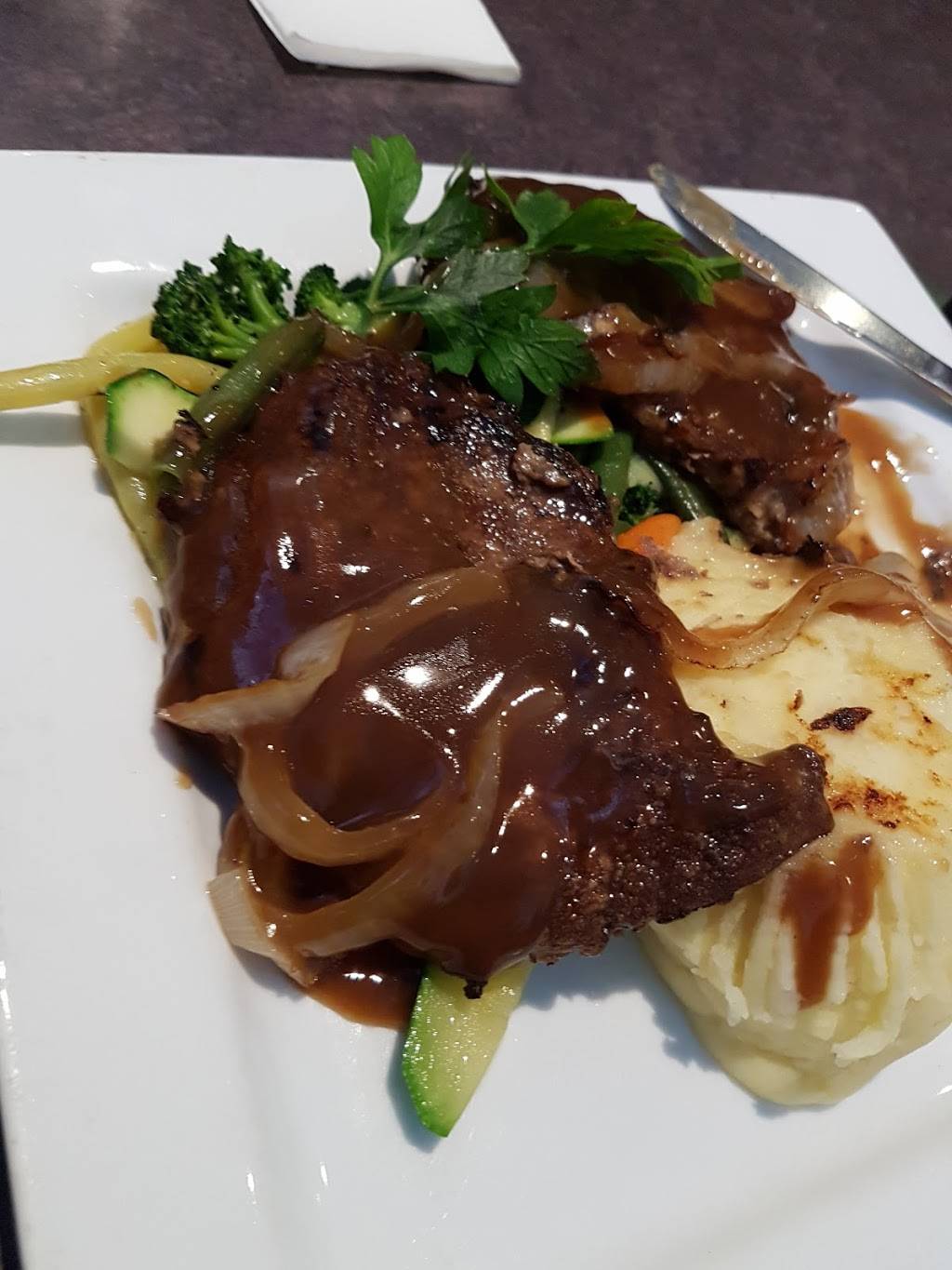 Glendale Pub | restaurant | 625 Greenhill Ave, Hamilton, ON L8K, Canada | 9055604782 OR +1 905-560-4782