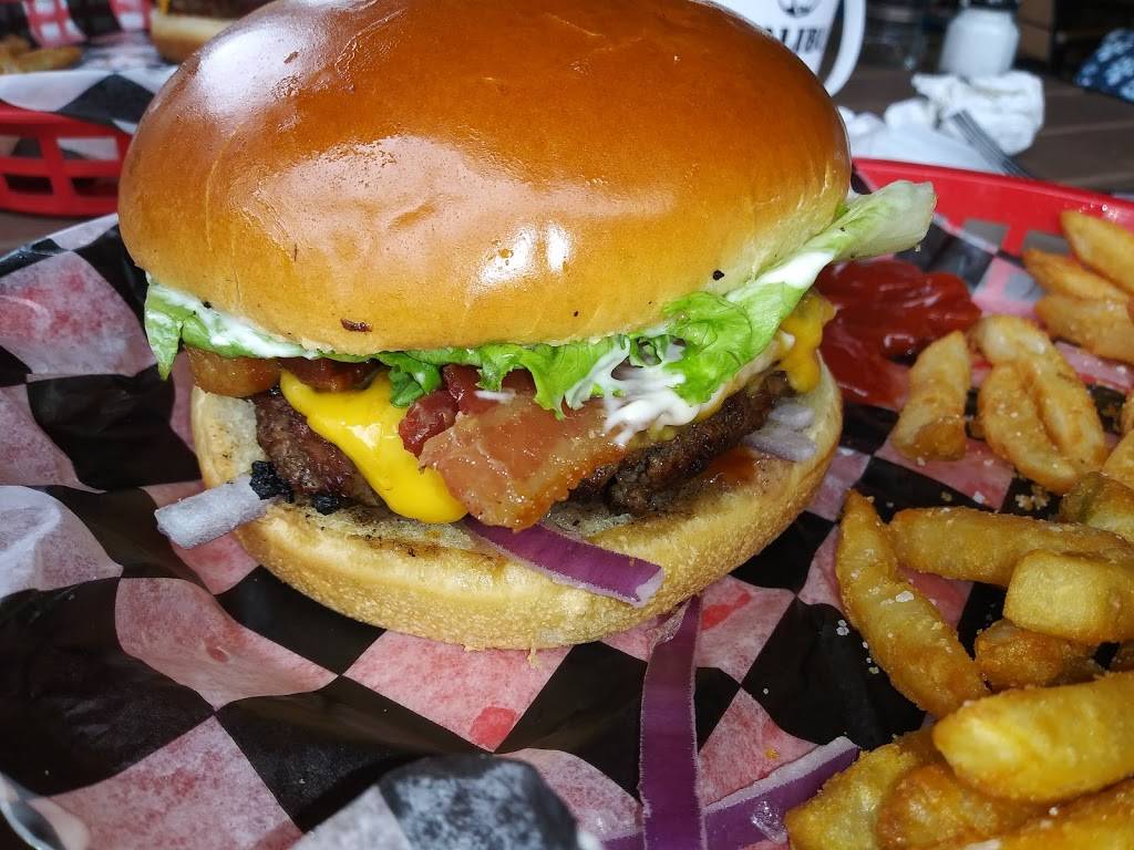 Mambos Beachside Bar & Grill | restaurant | 1300 N Atlantic Ave, Cocoa Beach, FL 32931, USA | 3217832271 OR +1 321-783-2271