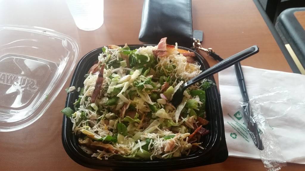 Subway | restaurant | 1900 W Vine St, Kissimmee, FL 34741, USA | 4079331483 OR +1 407-933-1483