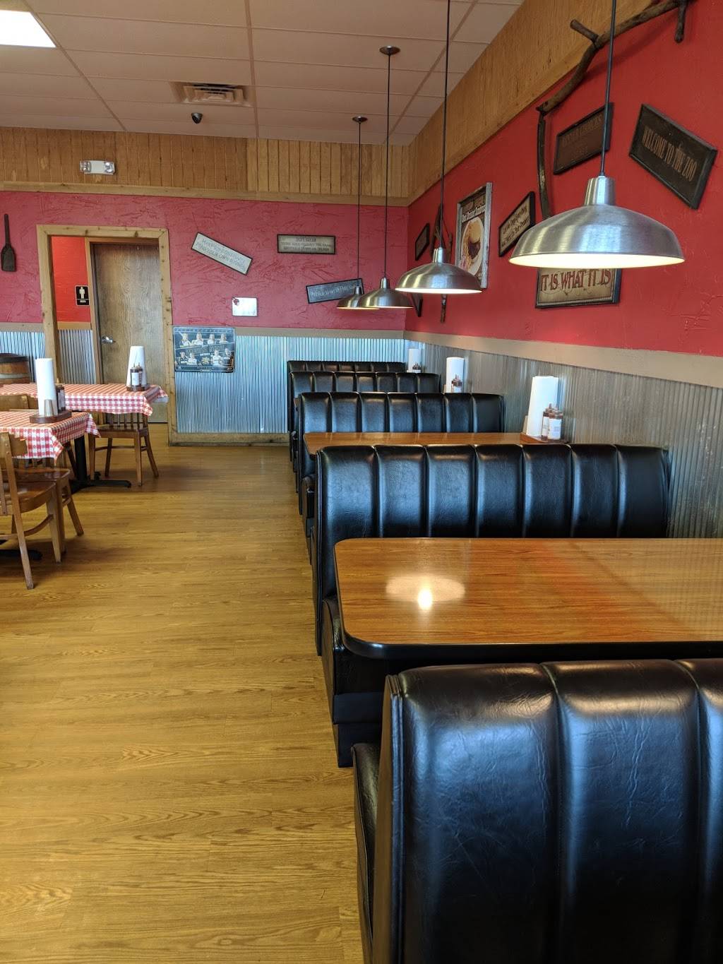 Hog Wild Pit Bar-B-Q | restaurant | 8821W 21st Street N, Wichita, KS 67205, USA | 3167217775 OR +1 316-721-7775