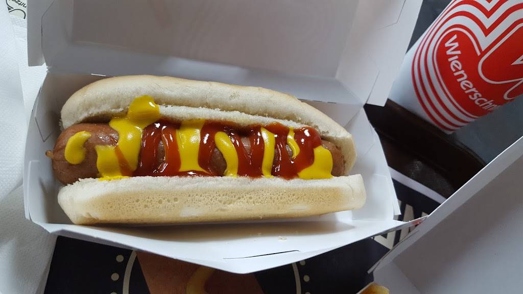 Wienerschnitzel | restaurant | 3104 W Century Blvd, Inglewood, CA 90303, USA | 3106710733 OR +1 310-671-0733