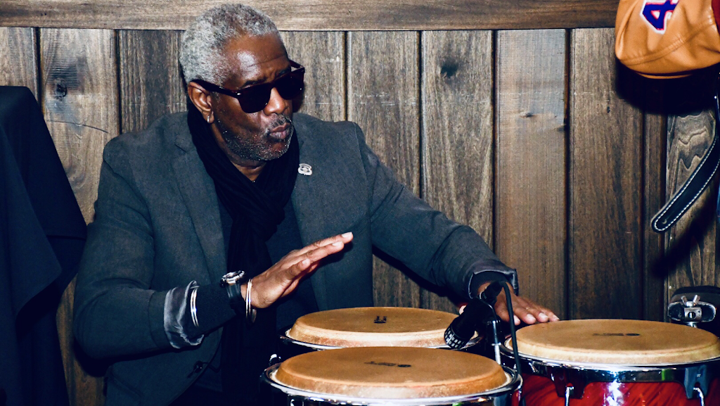 BAR22 | restaurant | 2244 S Michigan Ave, Chicago, IL 60616, USA | 3127250343 OR +1 312-725-0343