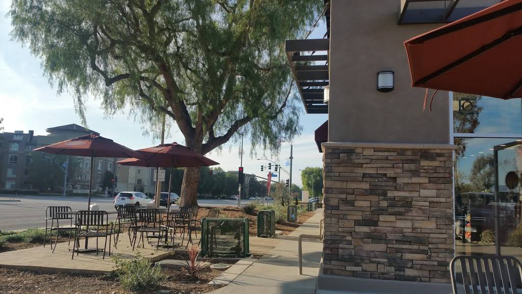 Jersey Mikes Subs | restaurant | 24453 Magic Mountain Pkwy, Santa Clarita, CA 91355, USA | 6612229310 OR +1 661-222-9310