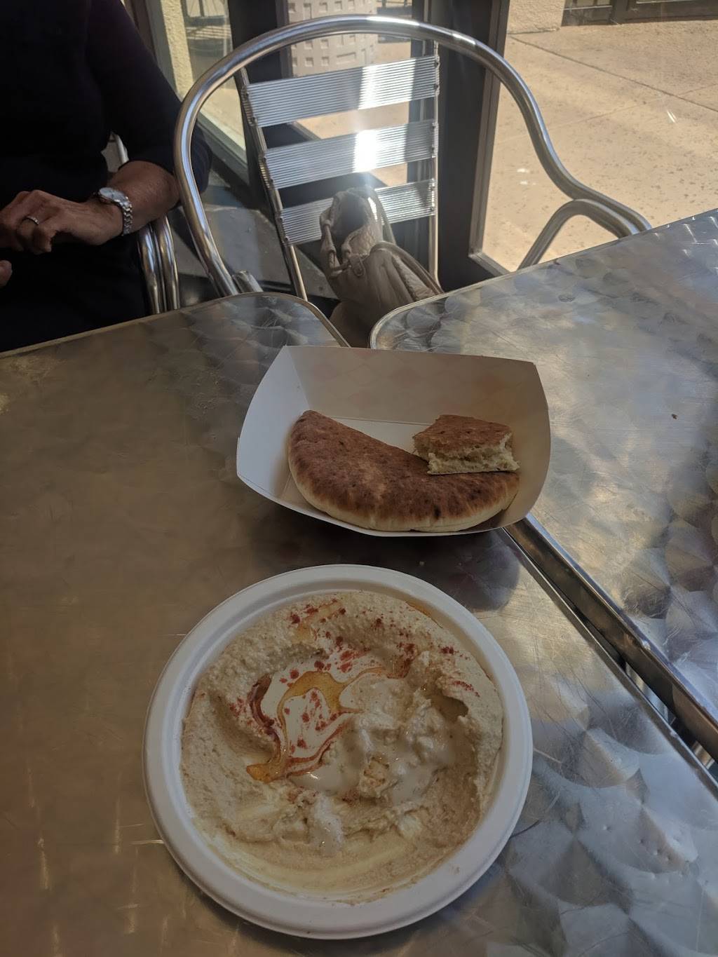 Place Cafe | restaurant | 4126 Executive Dr, La Jolla, CA 92037, USA | 8583621353 OR +1 858-362-1353