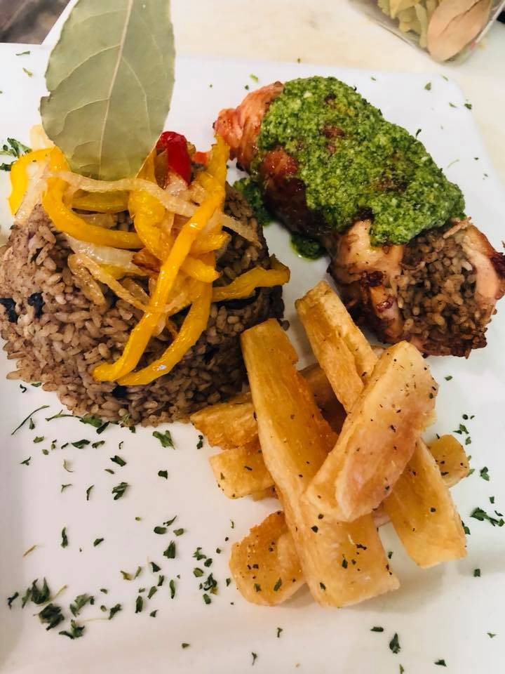 El Quijote Bar & Grill | restaurant | 6110 Causeway Blvd, Tampa, FL 33619, USA | 8136447836 OR +1 813-644-7836