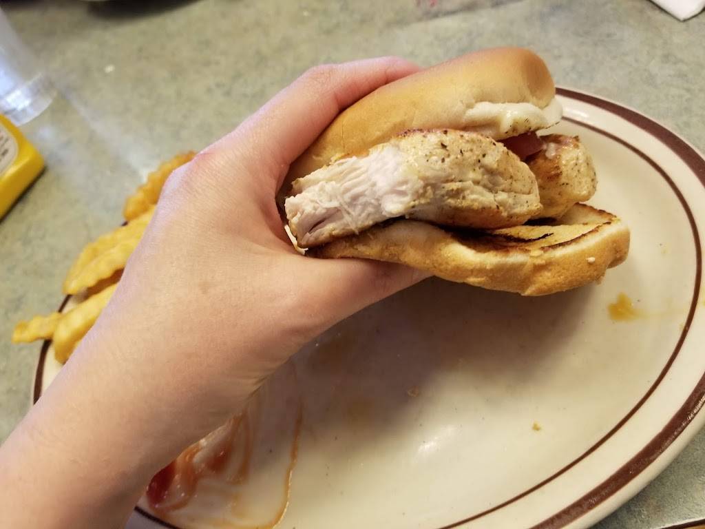 Deerfield Family Restaurant | restaurant | 61239,, 2215 John Deere Rd, East Moline, IL 61244, USA | 3097923900 OR +1 309-792-3900